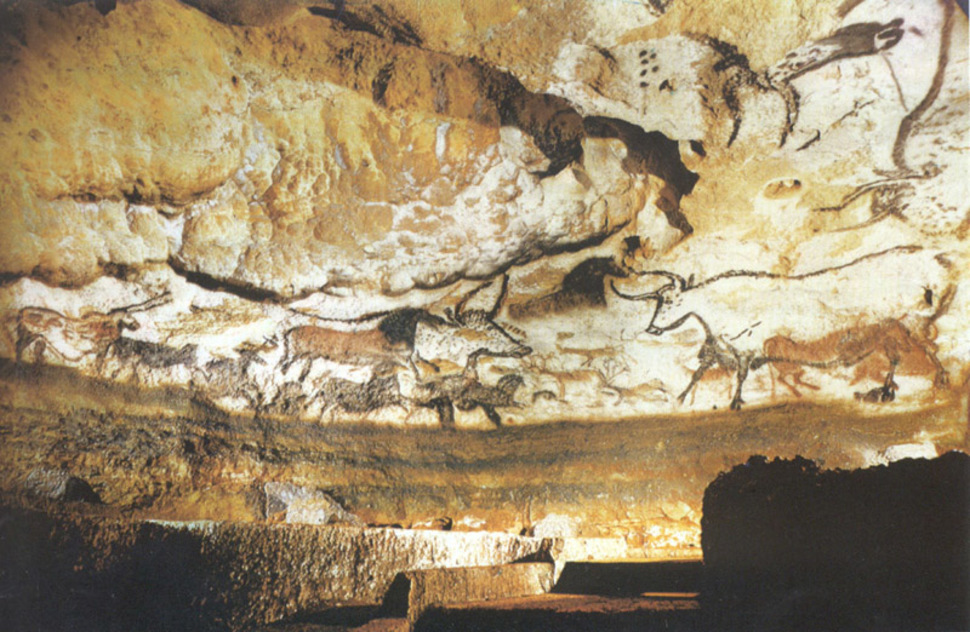 W Dordogne, we Francji archeologowie odkryli jedne z najstarszych skalnych malowideł - te datuje się na 12000 lat. (2001)
