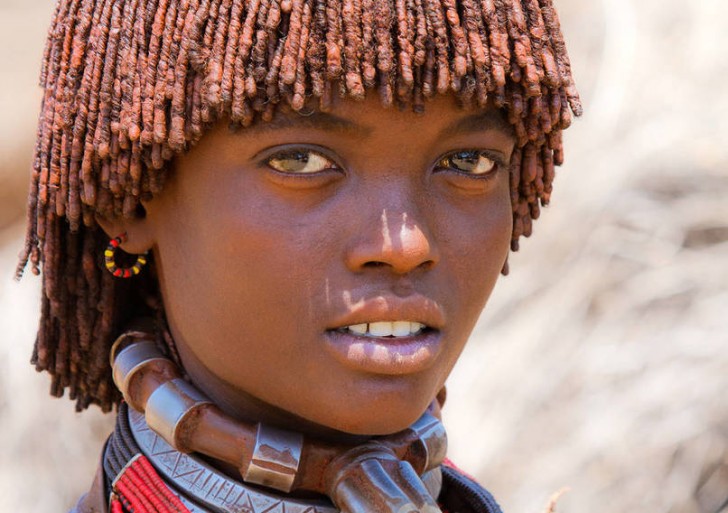 Etiopska dziewczyna z plemienia Hamer