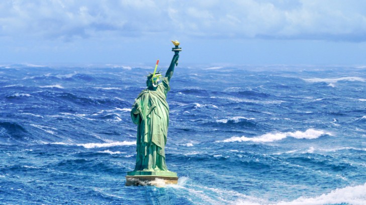 statue-of-liberty-snorkel-flood-2