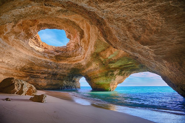 Jaskinia w Algarve, Portugalia