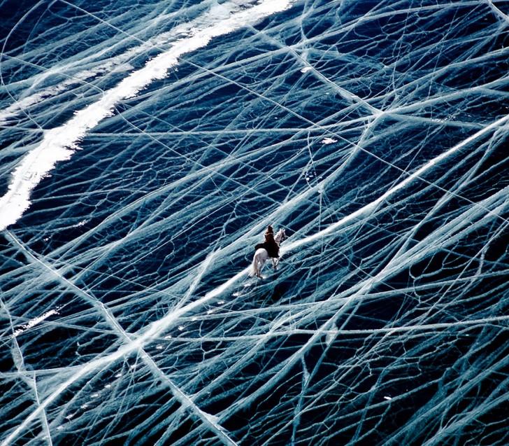 frozen-lake-pond-ice-wcht05