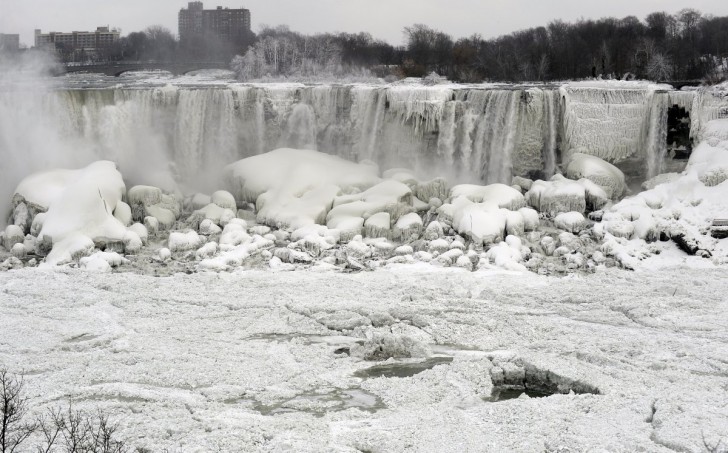 contrary-to-some-reports-niagara-falls-didnt-totally-freeze-but-the-polar-vortex-formed-enough-ice-to-create-some-spectacular-images