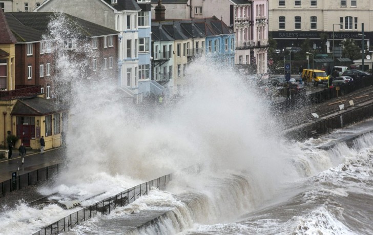 massive-floods-caused-by-a-giant-storm-hit-the-uk-in-february