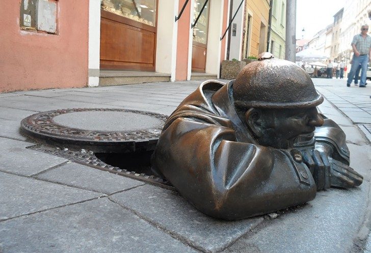most-creative-sculptures-and-statues-you-can-find-around-the-world-71890 (1)
