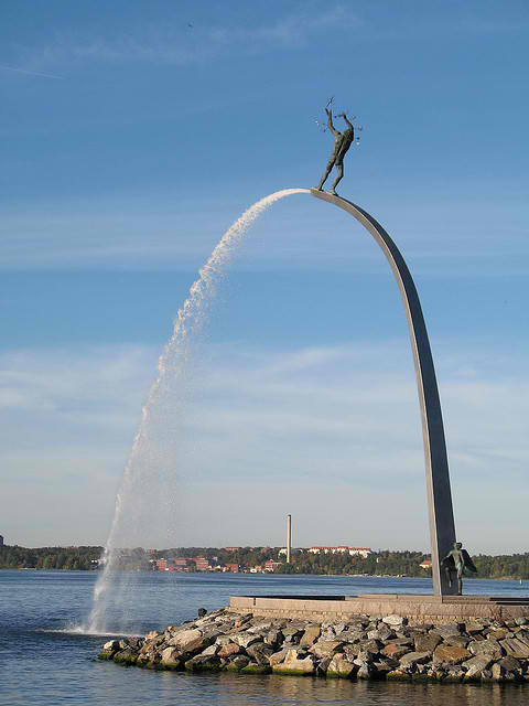 most-creative-sculptures-and-statues-you-can-find-around-the-world-81157 (1)