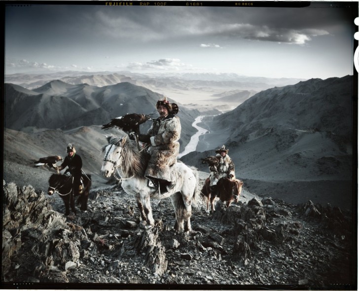 photographer-jimmy-nelson-published-a-book-called-before-they-pass-away-showing-the-vanishing-tribes-of-the-world-here-are-three-kazakh-men-using-eagles-to-hunt
