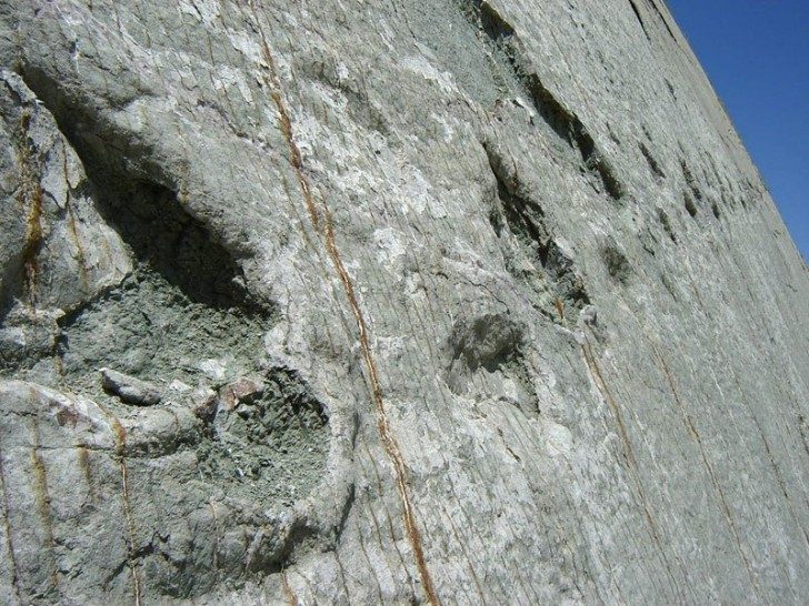 cal-orko-wall-of-dinosaur-footprints-sucre-bolivia-4