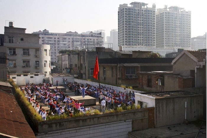 stadiums-on-the-roofs-of-chinese-schools-15011