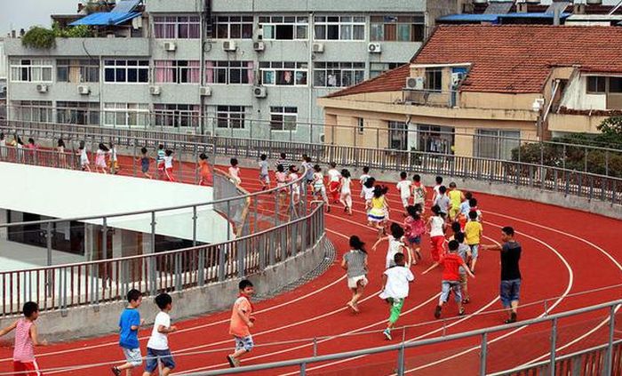 stadiums-on-the-roofs-of-chinese-schools-95810
