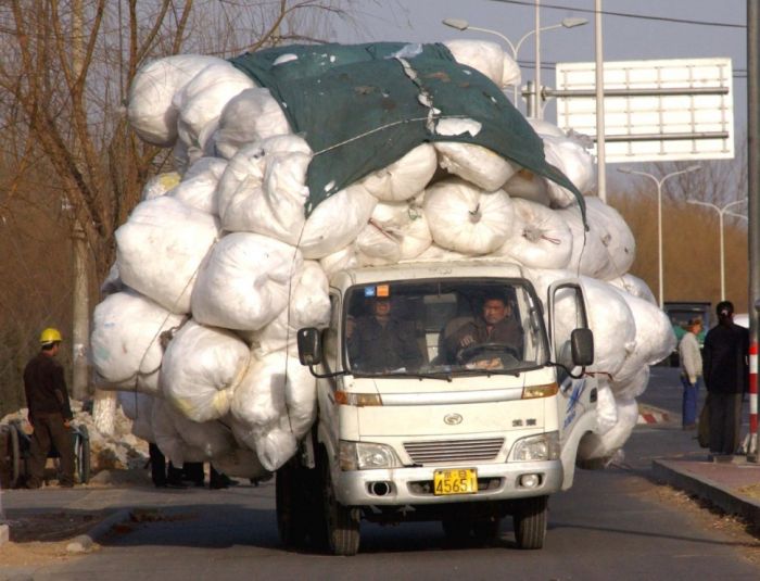 yes-you-can-this-is-how-the-worlds-most-overloaded-transport-looks-like-28927