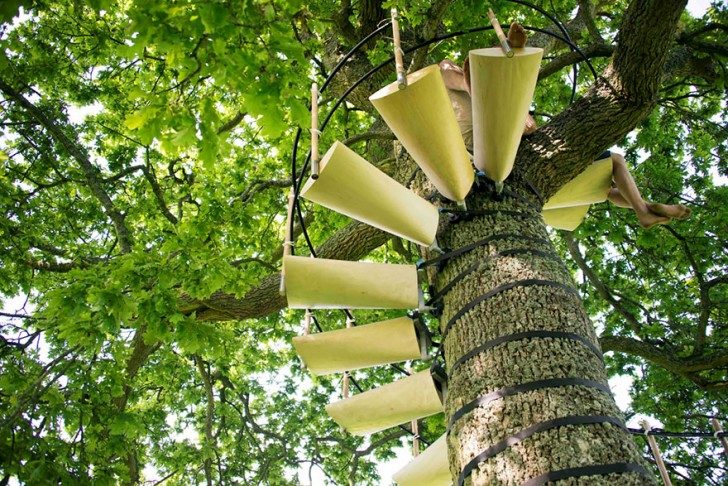 amazing-spiral-staircase-you-can-strap-onto-any-tree-without-tools-59270