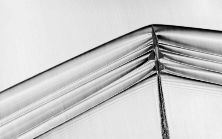 stunning-nasa-images-of-shock-waves-created-by-jets-as-they-break-the-sound-barrier-72447-960x600