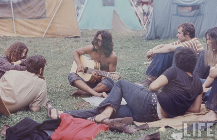 1969-woodstock-music-festival-hippies-bill-eppridge-john-dominis-51-57bc302287032__880