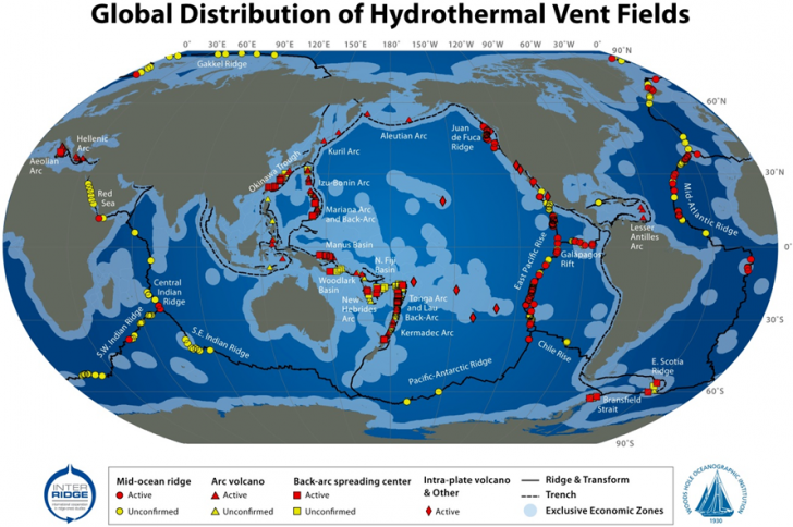Rozmieszczenie kominów hydrotermalnych na świecie. Źródło: NOAA