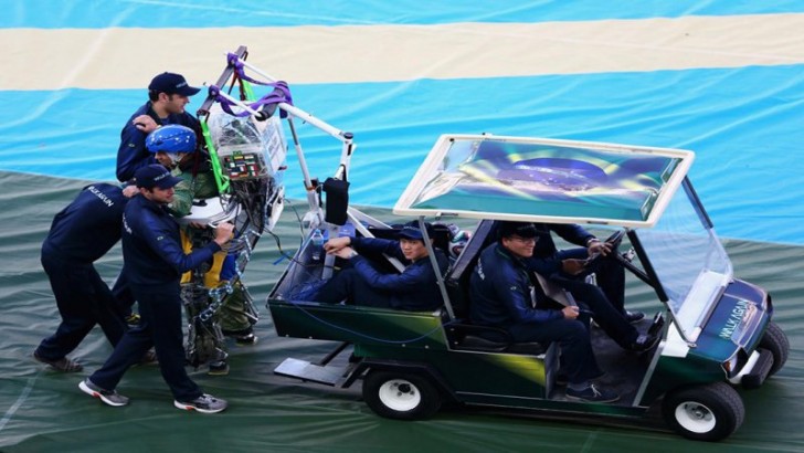 Ceremonia otwarcia Mistrzostw Pinto w egzoszkielecie przygotowuje się do wydarzenia. Zdjęcie: Getty Images
