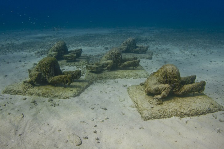 the-banker-underwater-sculpture-jason-decaires-taylor