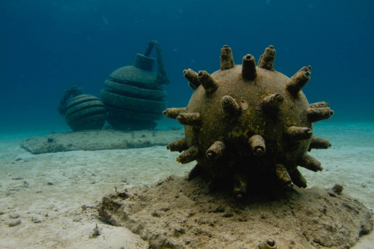 time-bomb-mines-underwater-sculpture-jason-decaires-taylor