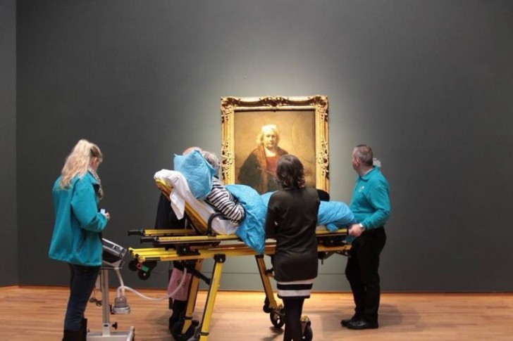 Ostatnie życzenie nieuleczalnie chorej kobiety – wybrać się do Rijksmuseum w Amsterdamie.