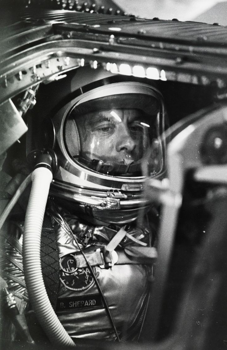 Alan Shepard był pierwszym Amerykaninem, który znalazł się w kosmosie (choć był to tylko lot suborbitalny), misja Mercury 7, 1961 r.