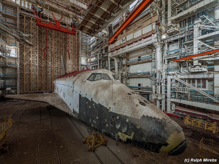 abandoned-soviet-space-shuttle-hangar-buran-baikonur-cosmodrome-kazakhstan-ralph-mirebs-20