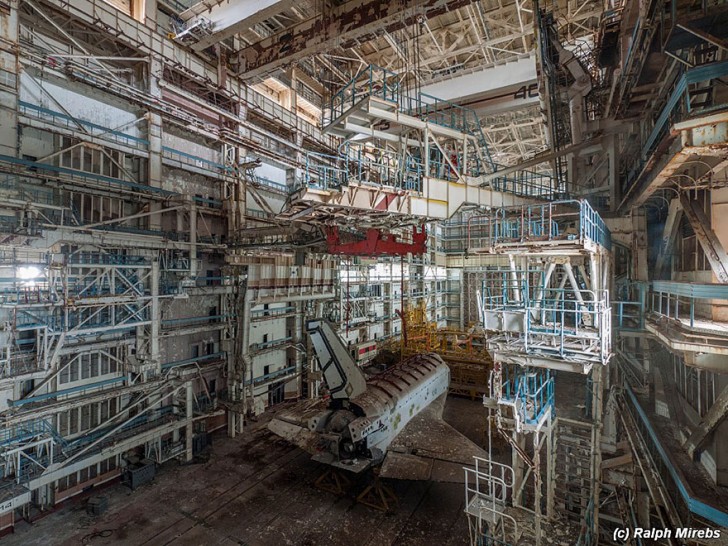 abandoned-soviet-space-shuttle-hangar-buran-baikonur-cosmodrome-kazakhstan-ralph-mirebs-29