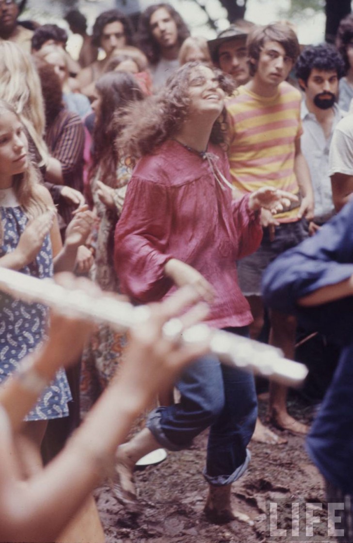 1969-woodstock-music-festival-hippies-bill-eppridge-john-dominis-57-57bc302f5e5a0__880