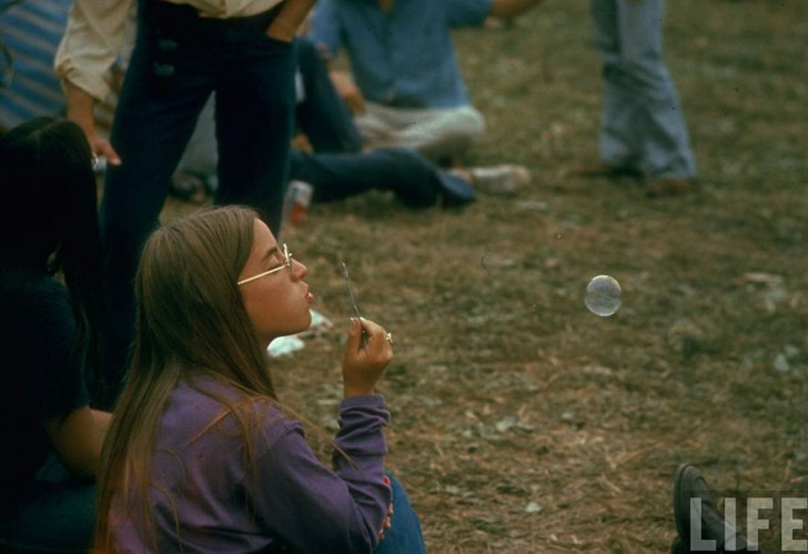 1969-woodstock-music-festival-hippies-bill-eppridge-john-dominis-89-57bc30e32b229__880