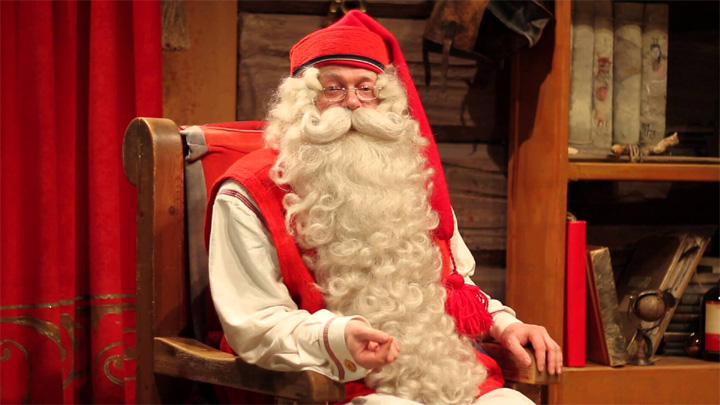 Święty Mikołaj w swoim biurze w Laponii - Ciekawe.org