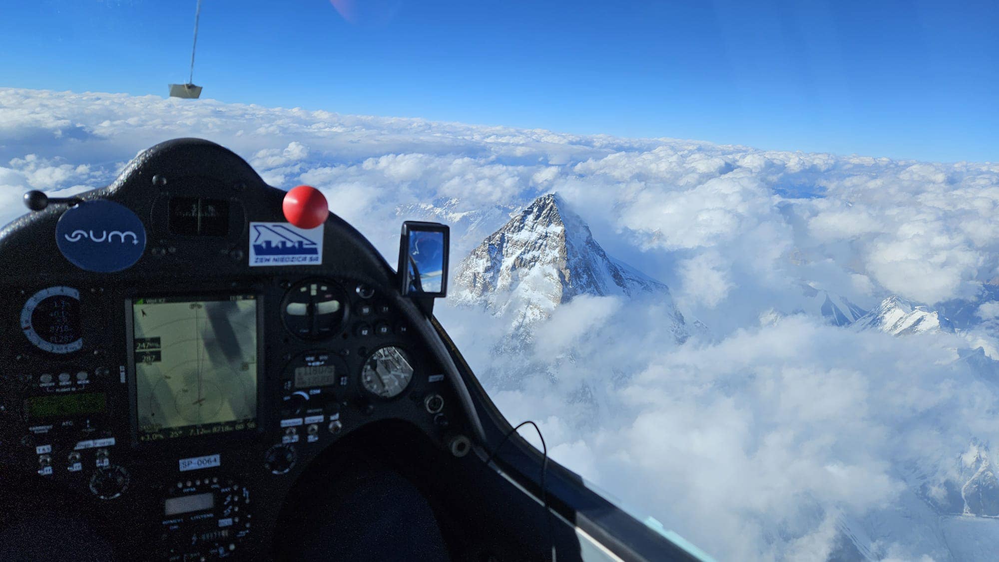 Lot szybowcem nad K2